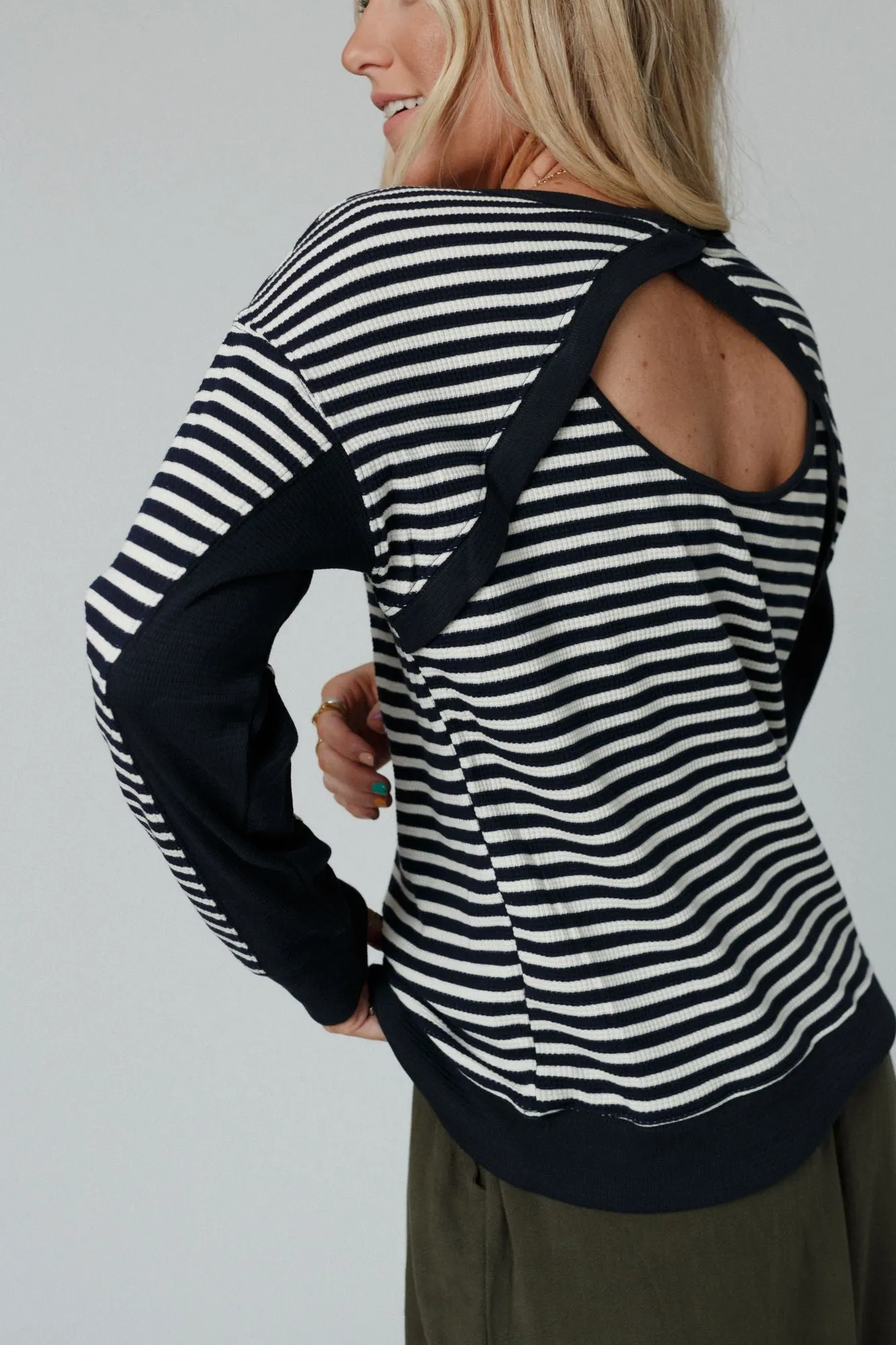 Airy Escape Stripe Top - Navy