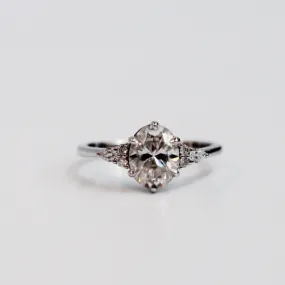 Yoki - Moissanite - White Gold - Ready to Ship